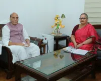 महापौर ने दिल्ली में रक्षा मंत्री राजनाथ से की शिष्टाचार भेंट