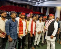 हरदोई से साइकिल यात्रा कर अखिलेश से मिलने पहुंचे छात्र