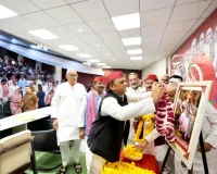 पूर्व सीएम अखिलेश ने मनाई महाराजा खेत सिंह खंगार जयंती 