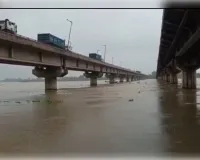कानपुर गंगा नदी का जलस्तर चेतावनी स्तर से पार, बैराज से छोड़ा पानी