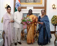 पूर्व राष्ट्रपति ने परिवार के साथ राष्ट्रपति मुर्मु से की मुलाकात