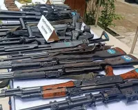  बांग्लादेश में विद्रोह के दौरान थानों से लूटे हथियार पहुंचे अपराधियों के पास