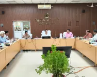 किसी भी परियोजना का कार्य धन के अभाव में प्रभावित नहीं होना चाहिए - मंडलायुक्त 