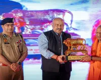 पुलिस लाइन में CM योगी ने किया श्रीकृष्ण जन्माष्टमी समारोह का शुभारंभ