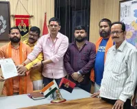 सीएम योगी पर सोशल मीडिया पोस्ट से विश्व हिन्दू महासंघ में रोषः एसपी को सौंपा पत्र
