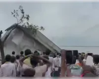 गंगा नदी के तेज बहाव ने लील लिया सदियों पुराना दुर्गा मंदिर