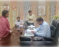 एक व्यक्ति, दो नाम और दो पिता, डीएम से शिकायत, सुनकर चौकिये नहीं 