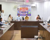 डीएम से छात्राओं ने पूछे करियर से जुड़े सवाल