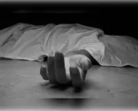 रांची: पेड़ से लटका मिला महिला का शव, जांच में जुटी पुलिस