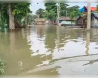 गंगा का जलस्तर चेतावनी स्तर से पार, कमजोर तटबंध ने बढ़ाई परेशानी