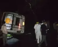नर्मदापुरम में बस-कार की टक्कर, 30 यात्री घायल, 15 रेफर