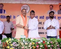 पुष्प उत्पादकों के समारोह में उद्यान मंत्री ने विधायक का किया सम्मान