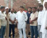 पीड़ित परिवारों से मिले आबिद रजा, मुआवजे की मांग