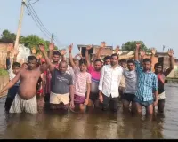 बरोठा रपटा पर तेज बहाव, ग्रामीणों ने प्रदर्शन कर कोठी पुल की मांग उठाई