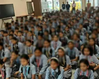 विद्यार्थियों को यातायात नियमों के पालन के प्रति किया गया जागरूक