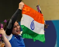 पवन सहरावत और मनु भाकर ने लहराया तिरंगा