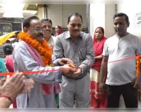 लालबाग में चमकीं गलियां, सभासद ने किया सीसी रोड का उद्घाटन
