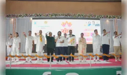 कोरबा में विशाल सामूहिक योगाभ्यास, मंत्री गुरु खुशवंत साहेब ने दिया स्वस्थ समाज का संदेश