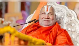 नौ दिवसीय श्रीराम कथा के पांचवें दिन सम्मिलित हुए रक्षा मंत्री राजनाथ सिंह