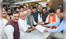  भाजपा उम्मीदवार तरुण चुघ और रजनीश अग्रवाल ने राज्यसभा चुनाव के लिए दाखिल किया नामांकन