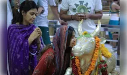 गुजराती गायिका किंजल व अभिनेत्री मोनल ने किए बाबा महाकाल के दर्शन, भस्म आरती में हुईं शामिल