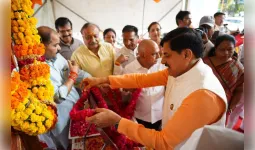 डॉ. श्यामा प्रसाद मुखर्जी के बलिदान दिवस पर मुख्यमंत्री ने उनकी प्रतिमा में पुष्पांजलि अर्पित की