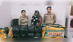 "नशामुक्त छत्तीसगढ़" अभियान के तहत अंतर्राज्यीय महिला तस्कर गिरफ्तार, 16 किलो से अधिक गांजा बरामद