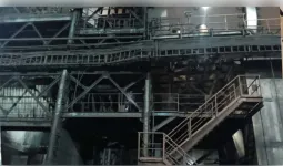 कुसुम स्मेल्टर्स प्लांट में गर्म स्पंज आयरन की चपेट में आने से तीन मजदूर झुलसे, उपचार जारी