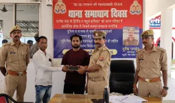 युवक की ईमानदारी से खोया हुआ मोबाइल उसके स्वामी को मिला वापस