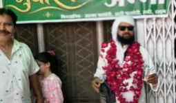 हज से लौटने पर किया गया स्वागत 