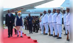 सेशेल्स में पीएम मोदी का गर्मजोशी से स्वागत, समुद्री साझेदारी को मिलेगी नई धार