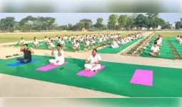12वें अंतरराष्ट्रीय योग दिवस के अवसर पर पुलिस लाइन में सामूहिक योगाभ्यास कार्यक्रम 