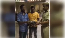 ईमानदारी की मिसाल: आमेर महल में मिले 1.06 लाख रुपये से भरे बैग को होमगार्ड जवान ने लौटाया