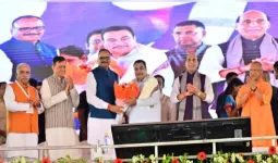 हवा में उड़ने वाली बस लाने वाला हूँ : नितिन गड़करी