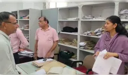 सागर कलेक्टर का औचक निरीक्षण, लापरवाही पर सहायक ग्रेड-3 तत्काल निलंबित