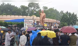 नीट पेपर लीक पर रायपुर में प्रदर्शन, केंद्रीय शिक्षा मंत्री के इस्तीफे की उठी मांग