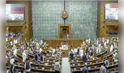  मानसून सत्र के पहले दिन नीट और राम मंदिर चढ़ावा मुद्दे पर विपक्ष का हंगामा