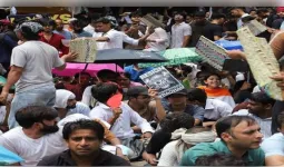 जंतर-मंतर पर हिंसा से हड़कंप, शिक्षा मंत्री के इस्तीफे की मांग पर बवाल, पथराव-लाठीचार्ज, कई पुलिसकर्मी घायल