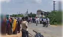 टोंक में भीषण सड़क हादसा: रोडवेज बस और टैक्सी की टक्कर में चालक की मौत, 7 घायल