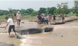 सिद्धनाथ की दरी में डूबने से वाराणसी के युवक की मौत, गोताखोरों ने निकाला शव
