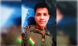 प्रेम प्रसंग में युवक की कुल्हाड़ी से हत्या, शव लेने नहीं पहुंचे परिजन, पुलिस इंतजार में....