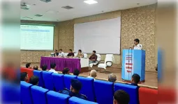 वाराणसी: गंगा जलयानों की सुरक्षा और नाविक कल्याण पर मंथन, लाइसेंस व्यवस्था पर उठी मांग