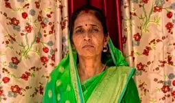 सड़क हादसे में घायल महिला ने तोड़ा दम, चार बेटियां हुईं अनाथ