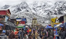 केदारनाथ धाम के भक्तों से बदतमीजी बर्दाश्त नहीं