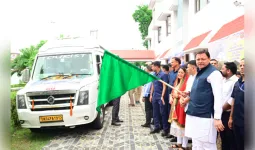 सीएम धामी ने मानसरोवर यात्रा के पहले दल को हरी झंडी दिखाकर किया रवाना सीएम