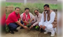 समाचार पत्र वितरकों ने मनाया रक्षामंत्री का जन्मदिवस 