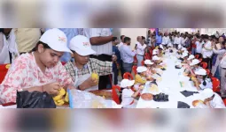 आम महोत्सव के दूसरे दिन बच्चों की आम खाने की प्रतियोगिता में दिखा उत्साह