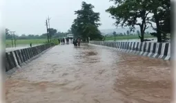 एमपी में भारी बारिश से बिगड़े हालात, चित्रकूट में बांध टूटा