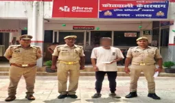 हाथ मिलाकर-गले मिलते ही जेब से पार कर देता था रुपये