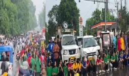 लखनऊ में छात्र-छात्राओं का प्रदर्शन खत्म, अधिकारियों ने समझाकर विद्यालय लौटाया